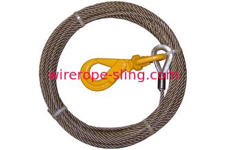 鋼鉄中心ワイヤー ロープのウィンチ、旋回装置のホックを締めている鋼鉄ウィンチ ケーブルの自己